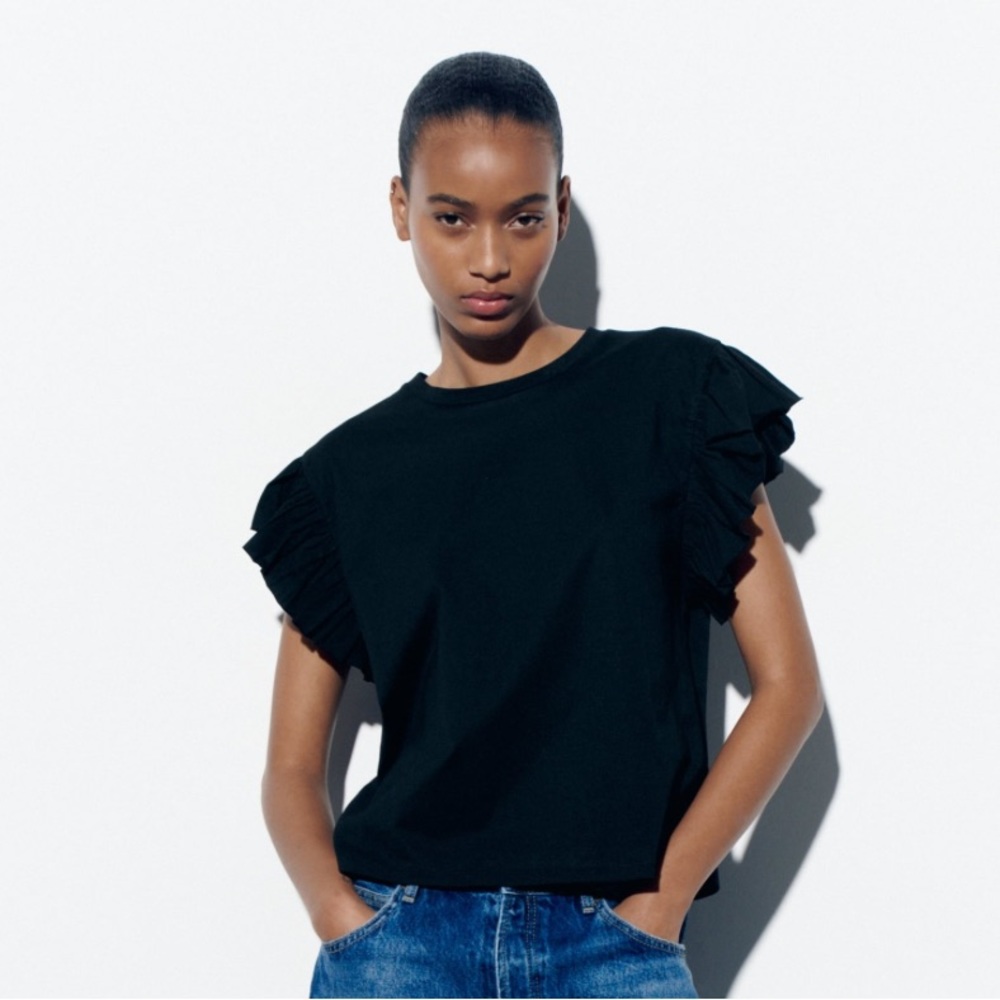 Zara 🖤🖤🖤 Ruffle Sleeve Top -Size Small - NWT